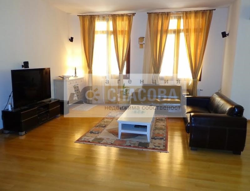 Дава под нем  Къща, град Варна, Гръцка махала • 4 000 EUR • ID 16524779 — holmes.bg - [1] 