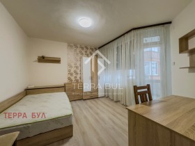 3+ Schlafzimmer Kjutschuk Parisch, Plowdiw 3