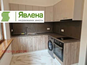 Хоусе Флоор Редута, Софија