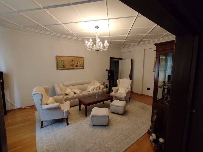 Te huur  2 slaapkamers Sofia , Doktorski pametnik , 110 m² | 64559459 - afbeelding [2]