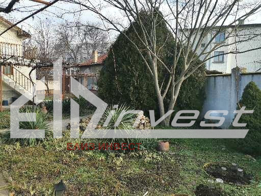 Дава под наем КЪЩА, гр. Нови пазар, област Шумен, снимка 4 - Къщи - 53719554