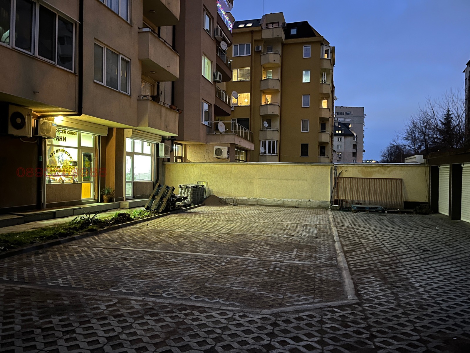 Дава под наем ГАРАЖ, ПАРКОМЯСТО, гр. София, Красно село, снимка 2 - Гаражи и паркоместа - 55625487