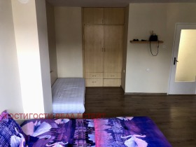 1 quarto Vazrajdane, Ruse 4