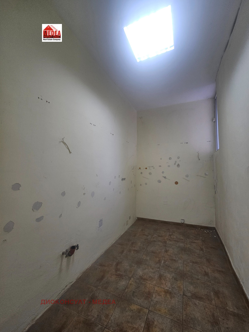 Дава под наем МАГАЗИН, гр. София, Люлин 8, снимка 7 - Магазини - 52177683