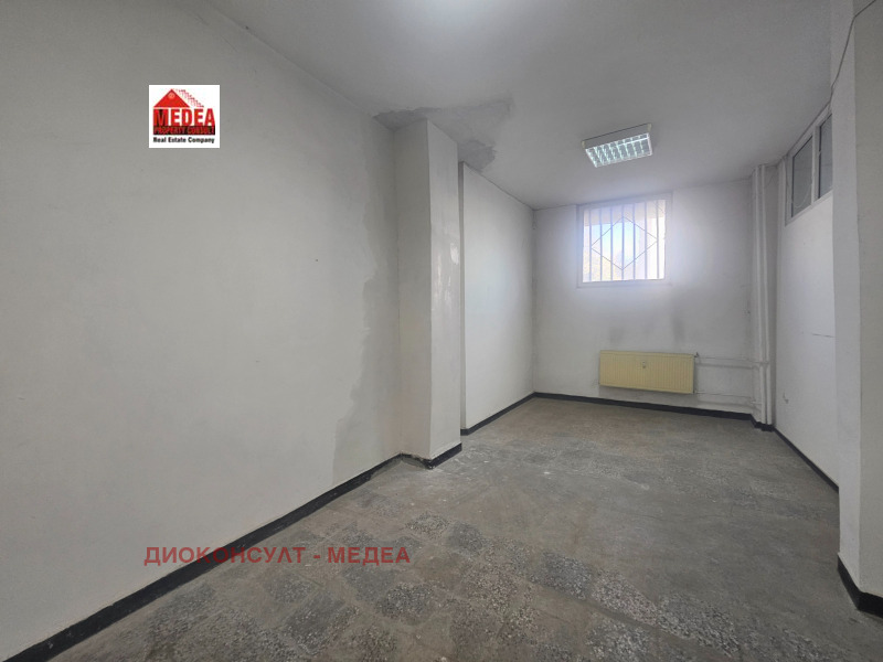 Дава под наем МАГАЗИН, гр. София, Люлин 8, снимка 5 - Магазини - 52177683