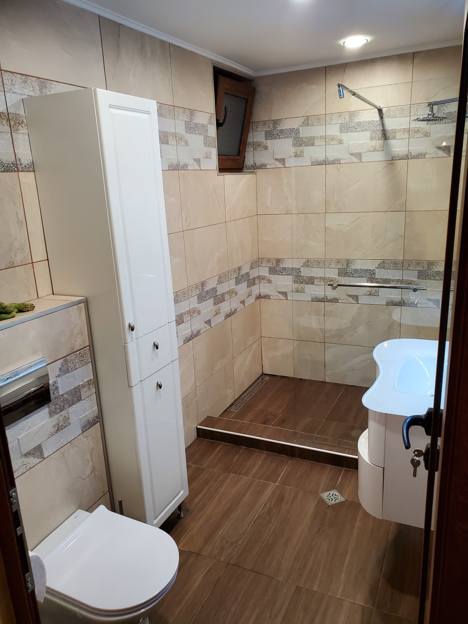 Дава под наем 3-СТАЕН, гр. София, Изгрев, снимка 3 - Апартаменти - 55925085