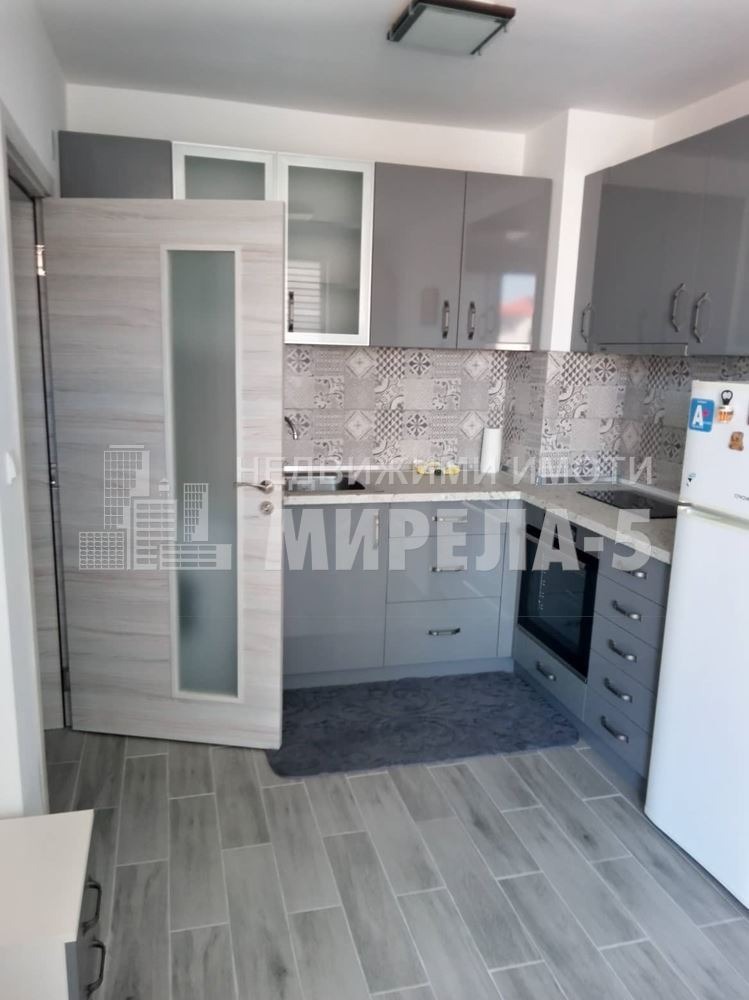 En renta  1 dormitorio Ruse , Tsentar , 50 metros cuadrados | 70001858