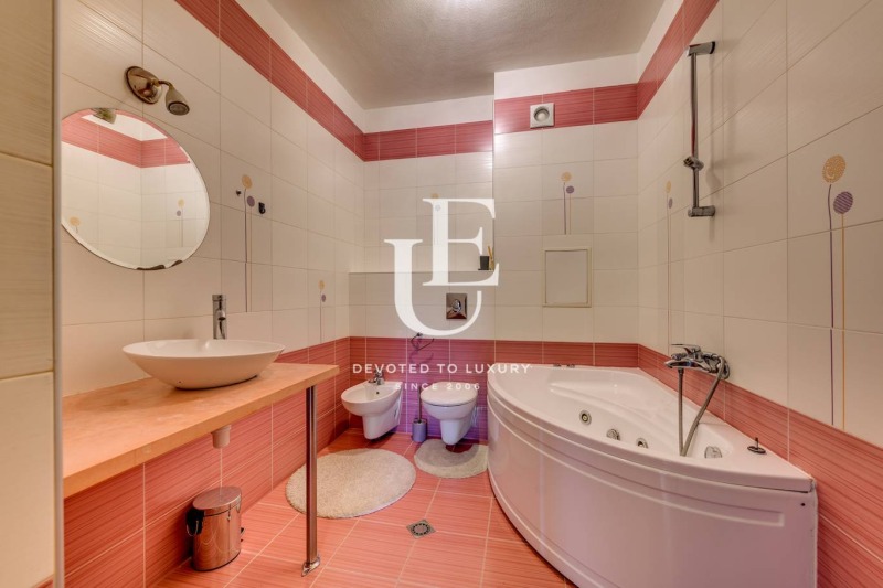 Издаје се  2 спаваће собе Софија , Центар , 130 м2 | 81903442 - слика [7]