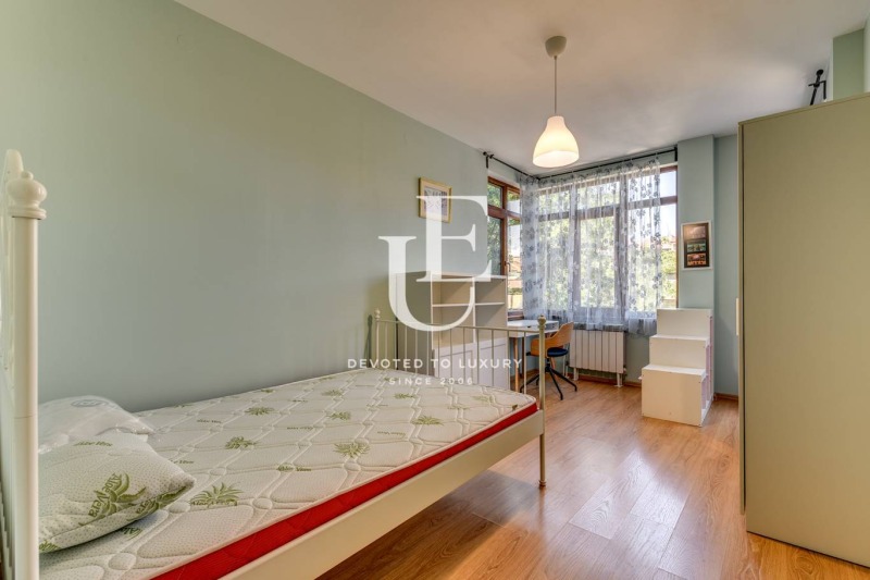 Издаје се  2 спаваће собе Софија , Центар , 130 м2 | 81903442 - слика [5]