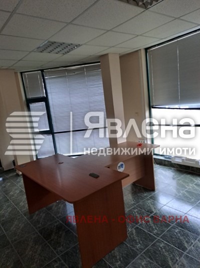 Издаје се  Канцеларија Варна , ВИНС-Червен плоштад , 124 м2 | 44019713 - слика [4]
