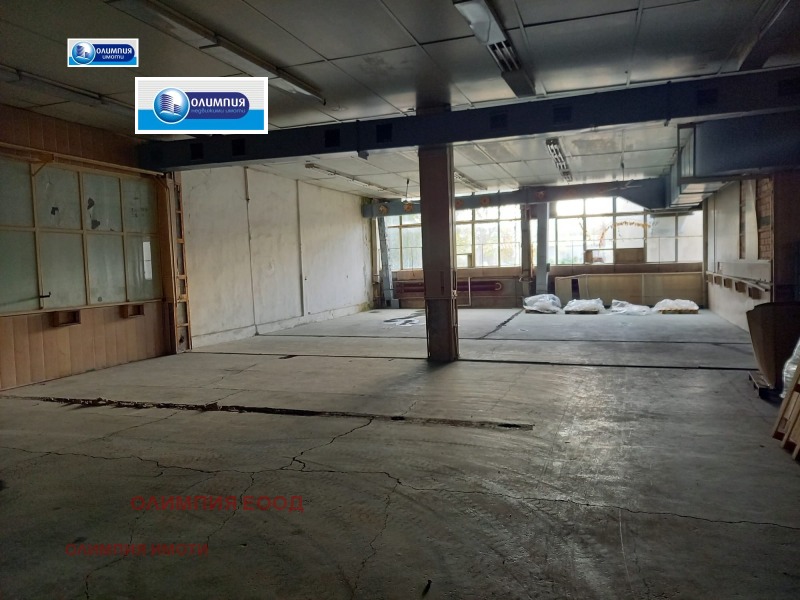 En renta  Almacenamiento Ruse , Promishlena zona - Iztok , 900 metros cuadrados | 13556043