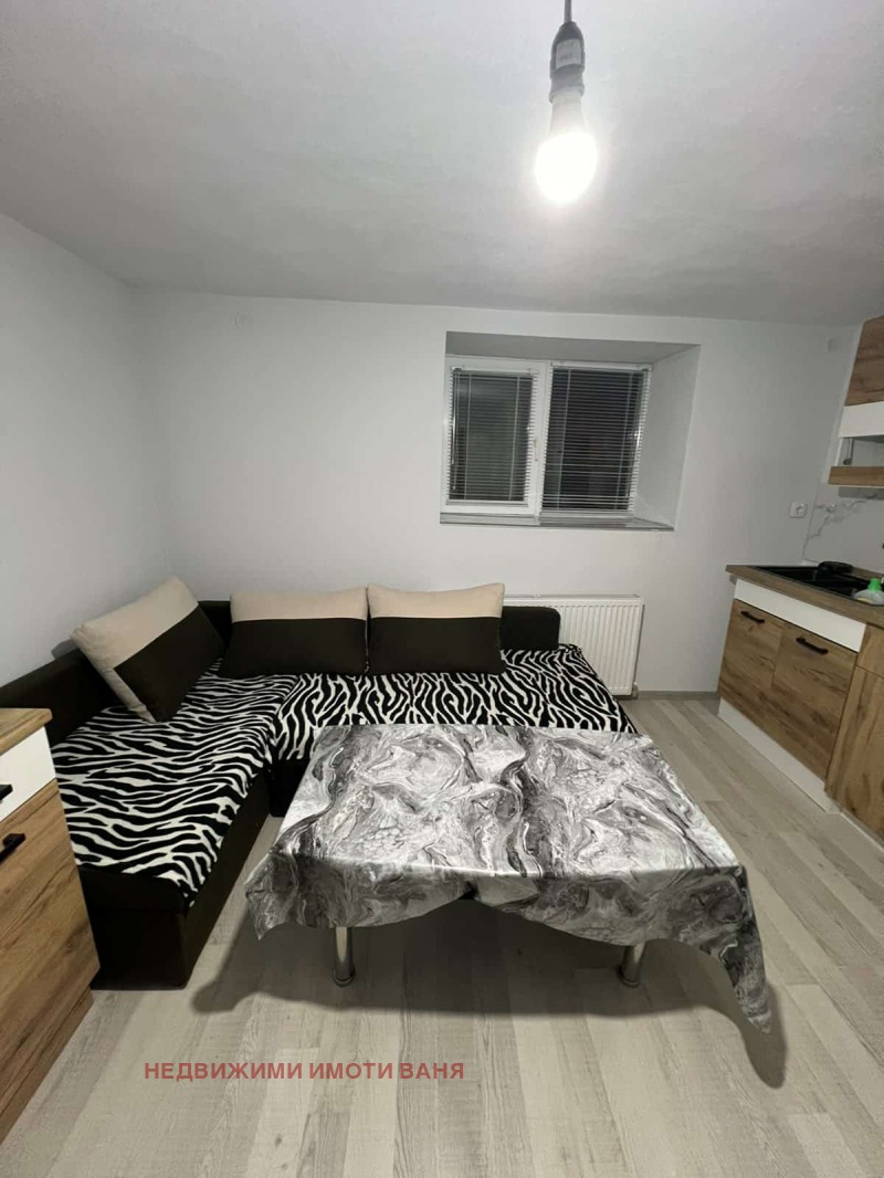 Дава под наем ЕТАЖ ОТ КЪЩА, гр. Сопот, област Пловдив, снимка 2 - Етаж от къща - 52550453