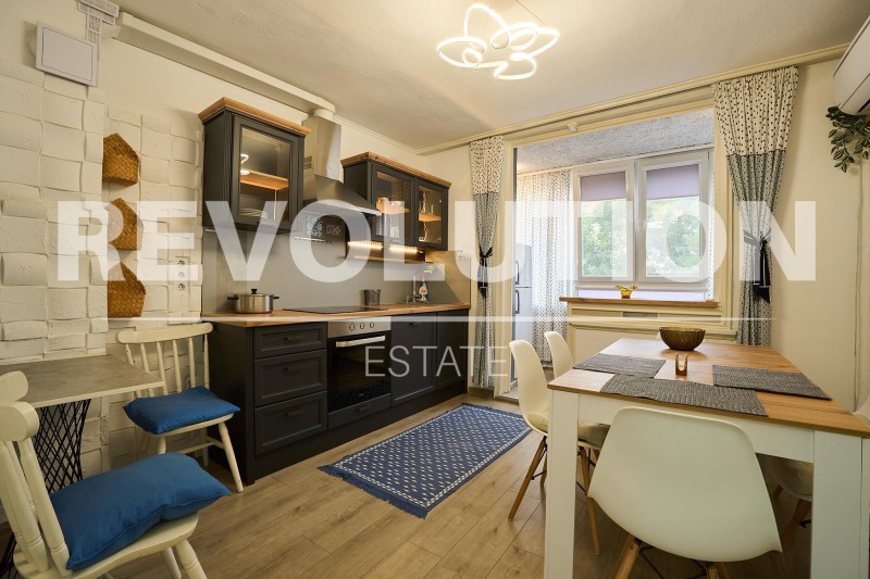 Vuokrattavana  3 makuuhuonetta Plovdiv , Kamenitsa 1 , 100 neliömetriä | 20374624