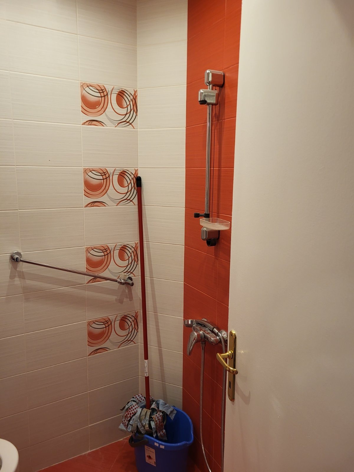 Дава под наем 2-СТАЕН, гр. София, Изгрев, снимка 8 - Апартаменти - 54025302