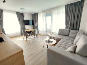 3-стаен град София, Младост 4