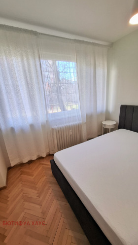 1 quarto Iztok, Sofia 11