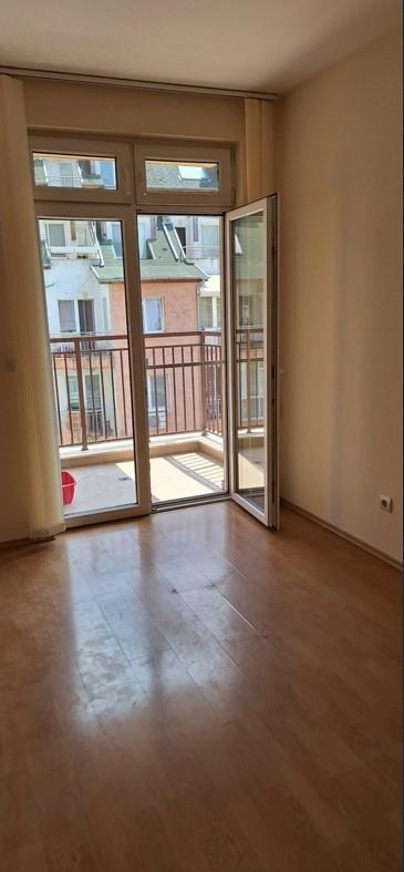 Издаје се  2 спаваће собе Софија , Младост 1А , 106 м2 | 83888699