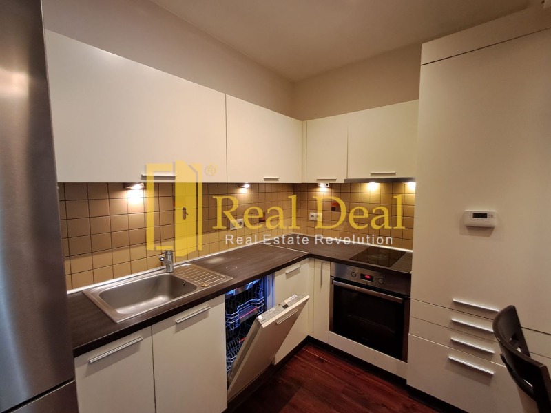 Kiadó  2 hálószobás Sofia , Vitosa , 100 négyzetméter | 71653832