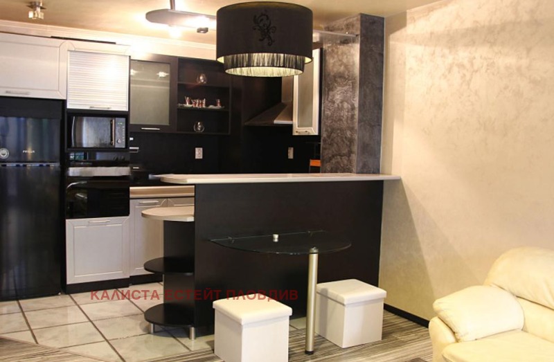 Zu vermieten  2 Schlafzimmer Plowdiw , Zentar , 85 qm | 98994321 - Bild [2]