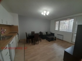 1 soverom Belite brezi, Sofia