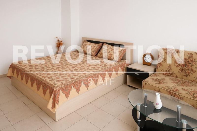 Дава под нем  2-стаен, град Варна, Център •  325 EUR • ID 36600376 — holmes.bg - [1] 