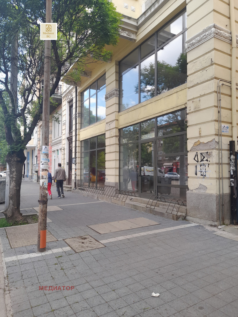 Дава под Наем МАГАЗИН в град София, Център - 330 кв.м / 4 800 € » 9 387.98 лв., МЕДИАТОР