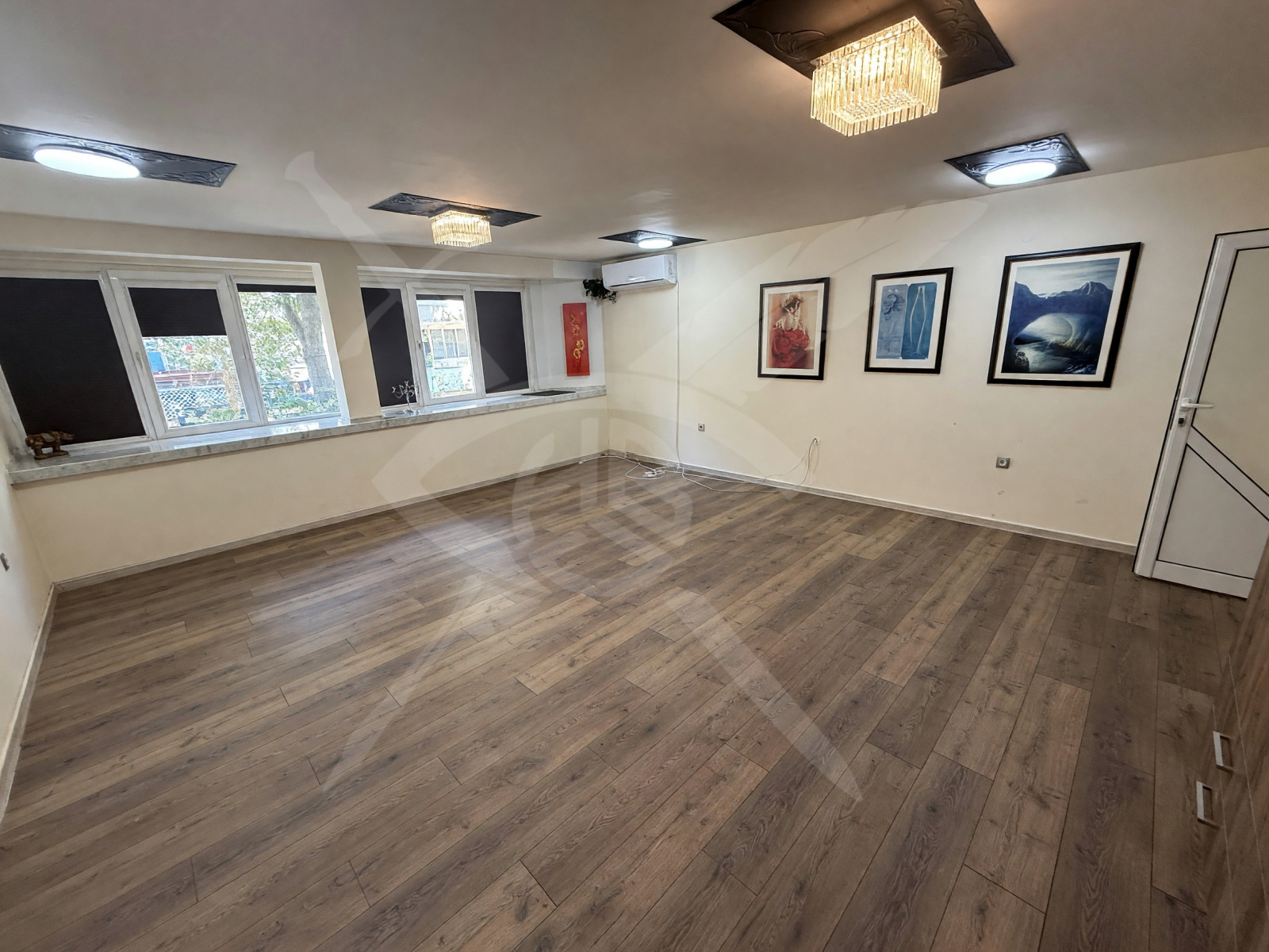 Дава под наем 3-СТАЕН, гр. Бургас, Център
