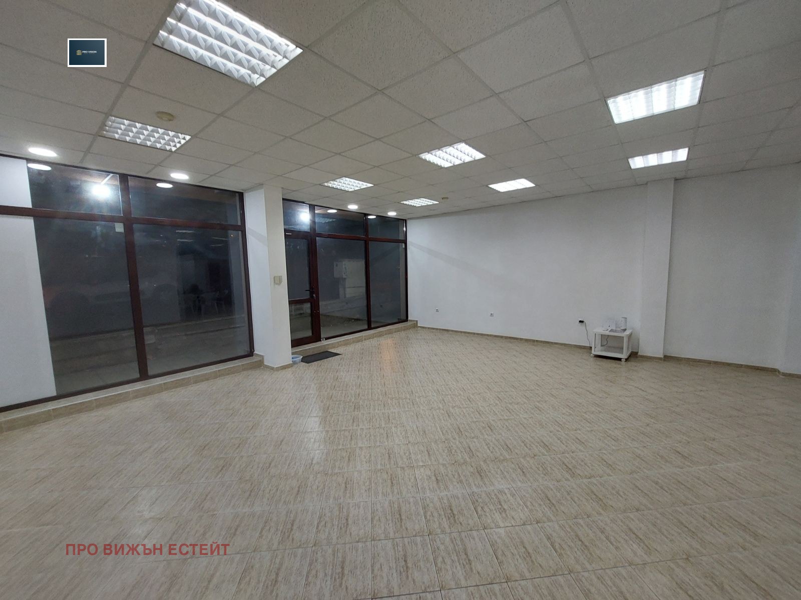 Дава под наем ОФИС, гр. Варна, Левски 1, снимка 2 - Офиси - 54161960