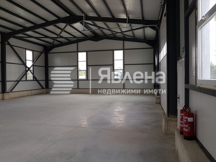 A louer  Stockage région Plovdiv , Yagodovo , 1000 m² | 37033001 - image [2]