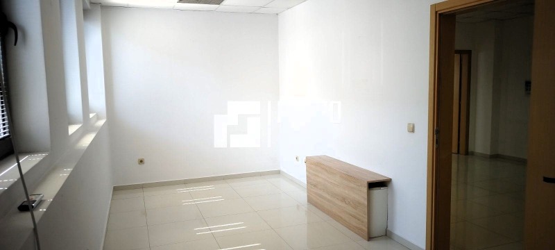 Te huur  Kantoor Sofia , Mladost 3 , 200 m² | 97906475 - afbeelding [9]
