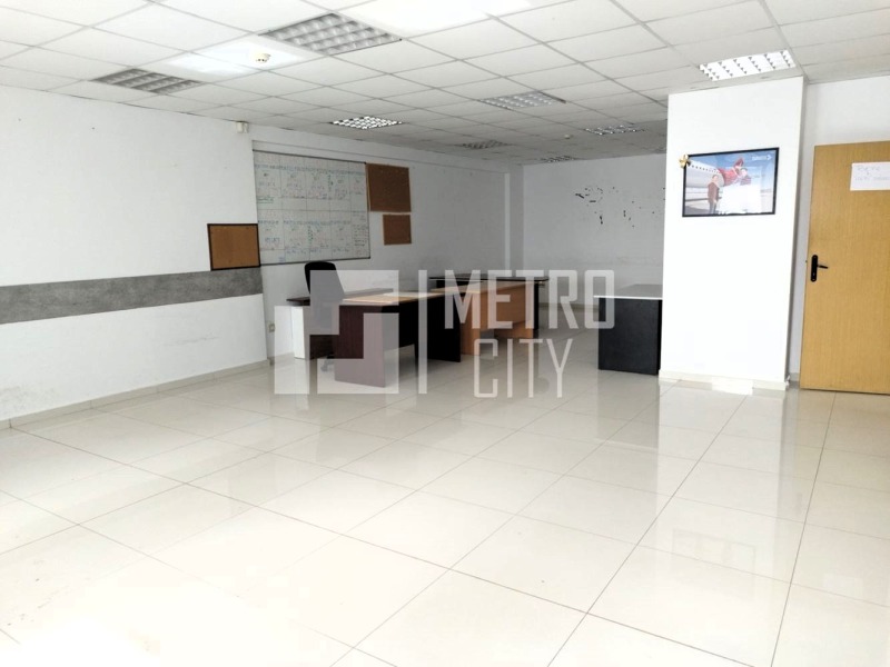 Te huur  Kantoor Sofia , Mladost 3 , 200 m² | 97906475