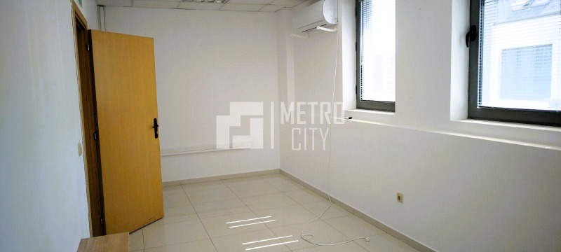 Te huur  Kantoor Sofia , Mladost 3 , 200 m² | 97906475 - afbeelding [10]