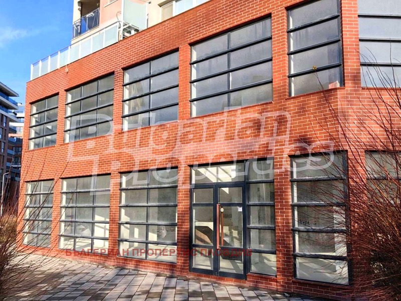 Дава под Наем МАГАЗИН в град Пловдив, Христо Смирненски - 1237 кв.м / 8 600 € » 16 820.14 лв., БЪЛГЕРИАН ПРОПЕРТИС ПЛОВДИВ