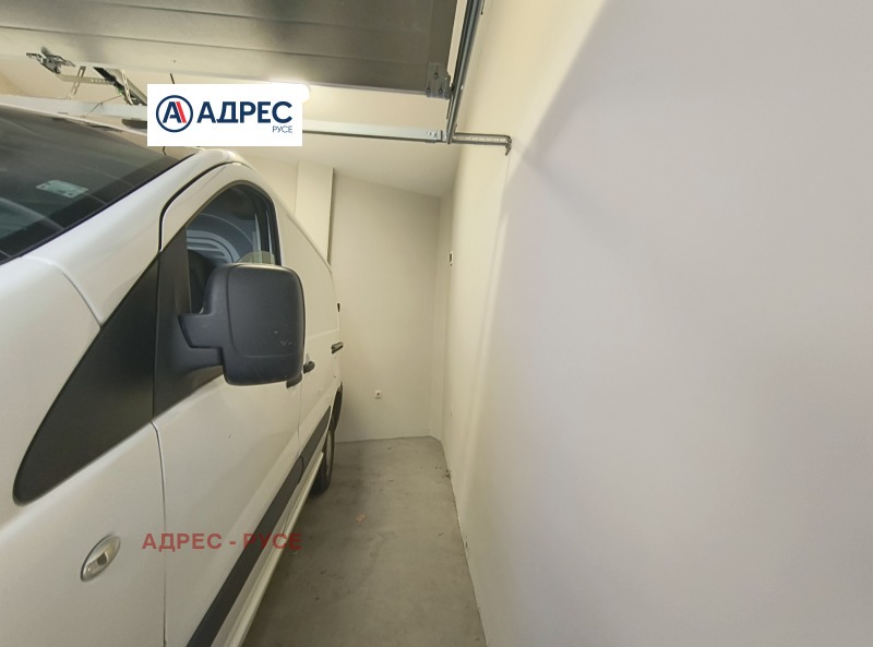 Дава под наем ГАРАЖ, ПАРКОМЯСТО, гр. Русе, Широк център, снимка 4 - Гаражи и паркоместа - 52654301