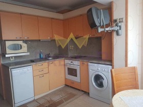 1 soverom Mladost 2, Varna