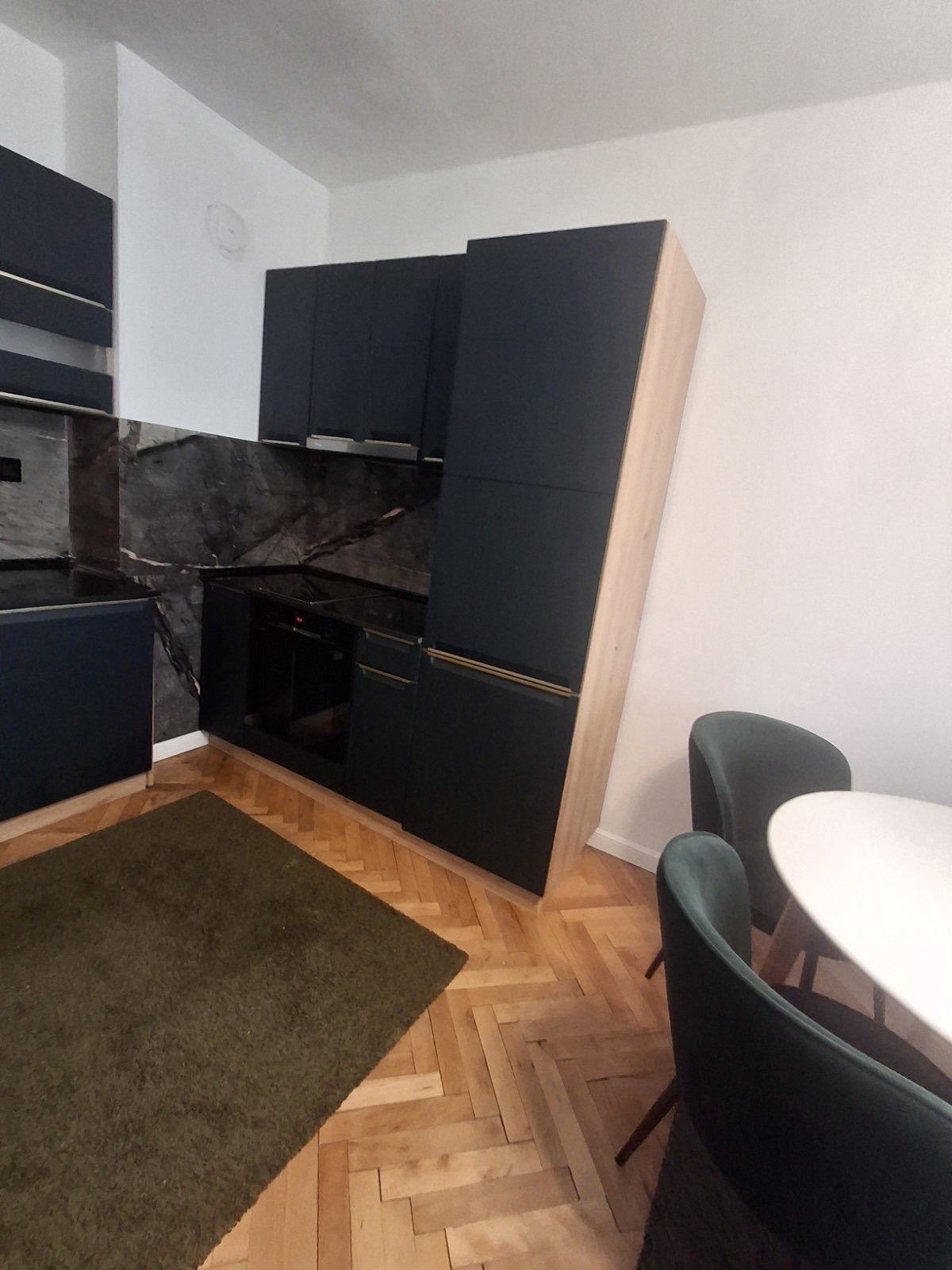 Дава под наем 2-СТАЕН, гр. София, Света Троица, снимка 2 - Апартаменти - 56099330