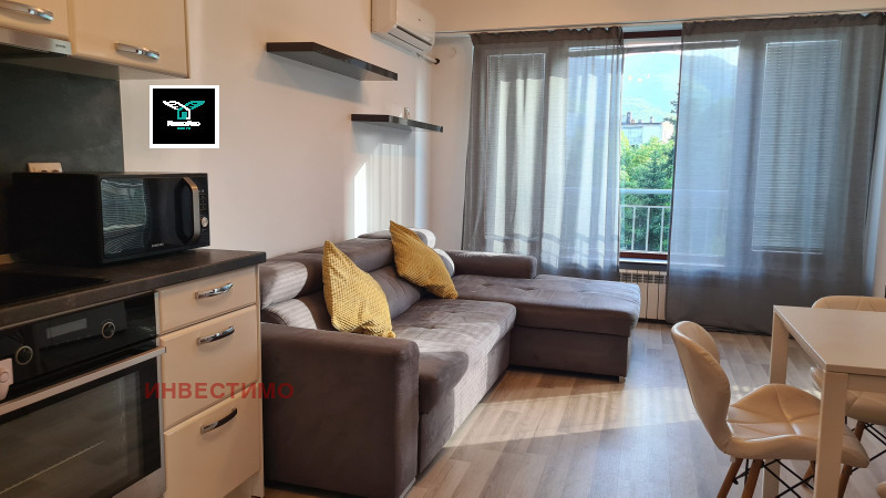 Zu vermieten  1 Schlafzimmer Sofia , Krasno selo , 55 qm | 28032947