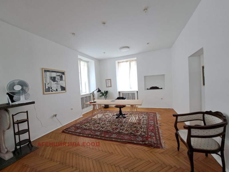 Vuokrattavana  3 makuuhuonetta Sofia , Tsentar , 210 neliömetriä | 73498064 - kuva [2]