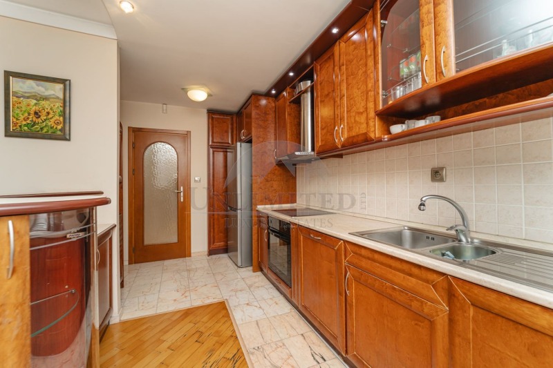 Дава под наем 4-СТАЕН, гр. София, Лозенец, снимка 15 - Апартаменти - 52746567