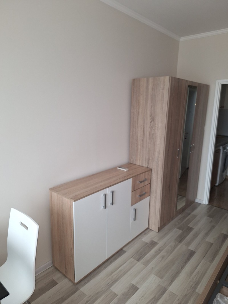 Kiadó  Stúdió Sofia , Ljulin 1 , 50 négyzetméter | 56557782 - kép [9]