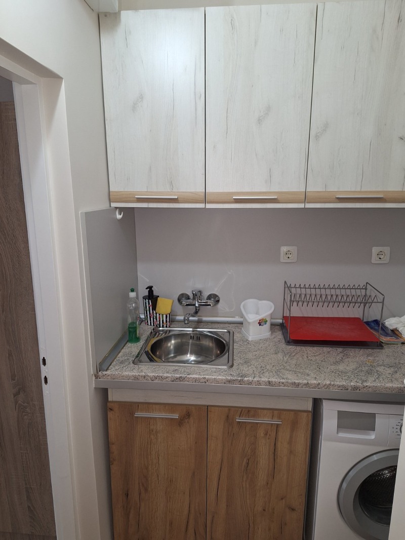 Kiadó  Stúdió Sofia , Ljulin 1 , 50 négyzetméter | 56557782 - kép [4]