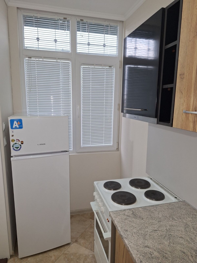 Kiadó  Stúdió Sofia , Ljulin 1 , 50 négyzetméter | 56557782 - kép [12]