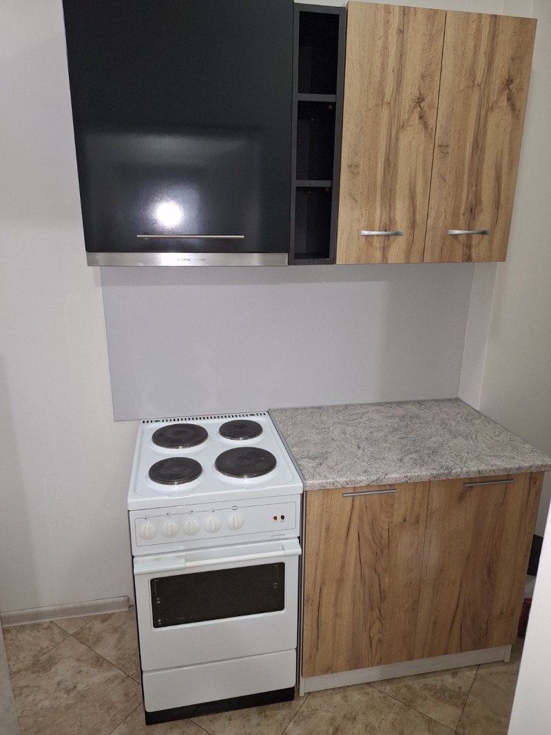 Kiadó  Stúdió Sofia , Ljulin 1 , 50 négyzetméter | 56557782 - kép [8]