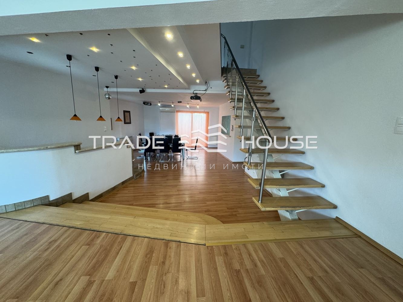 Дава под наем МНОГОСТАЕН, гр. Пловдив, Каменица 2, снимка 2 - Апартаменти - 53798703