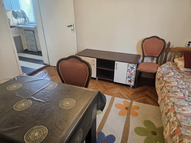 Дава под наем  Етаж от къща град Кърджали , Байкал , 110 кв.м | 71698997 - изображение [5]