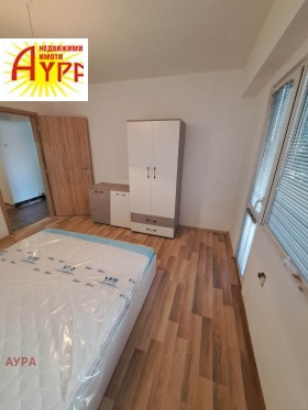 2 υπνοδωμάτια ΤΣενταρ, Βρατσα