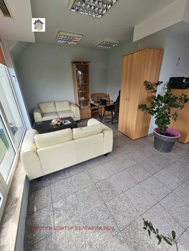 Дава под Наем ОФИС в град Плевен, Идеален център - 60 кв.м / 350 € » 684.54 лв., ИМОТЕН ЦЕНТЪР БЪЛГАРИЯ 2021