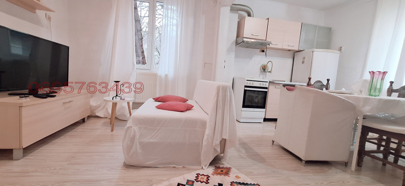 Дава под наем КЪЩА, гр. Перник, Център