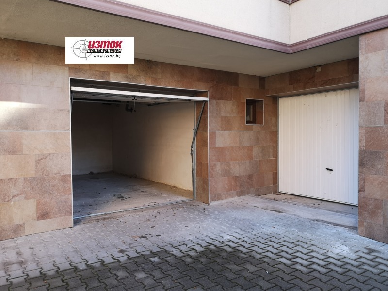 Para alugar  Garagem Sofia , Bakston , 22 m² | 82129125