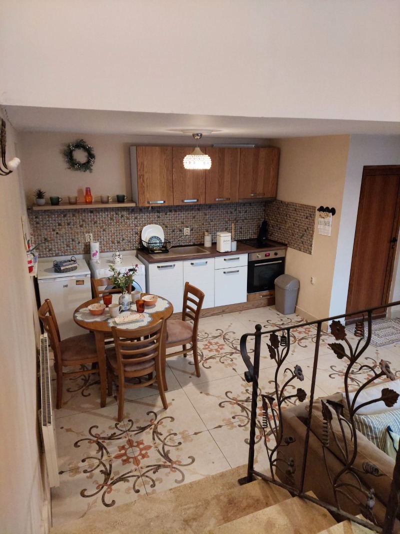 Дава под Наем 3-СТАЕН в град София, Център - 110 кв.м / 800 € » 1 564.66 лв., АСТЕЛЛА-95 ЕООД
